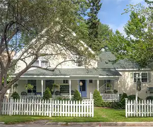 GreenGablesInn300x250