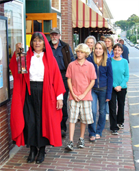 4226973_14_Walking Tour – Red Cloak Haunted History Tours
