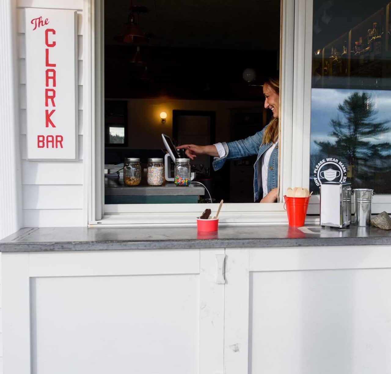 clark-bar-ice-cream-window